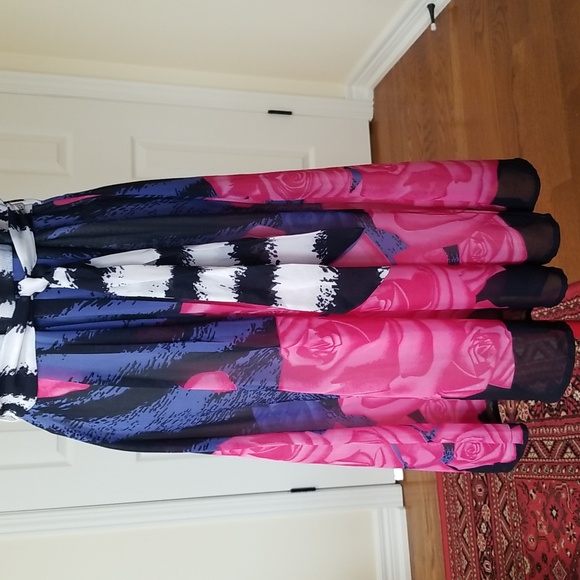 European dress - Picture 3 of 5